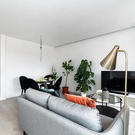 Апартаменты Luminous Flat With View On Rio Tejo *